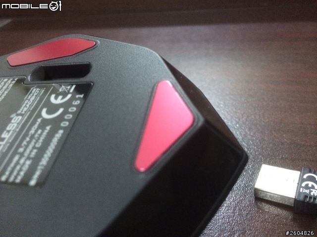 雙飛燕 無線滑鼠 R8 簡易開箱