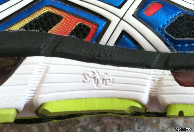 踩屎之王─asics GEL-CIRRUS33 2開箱