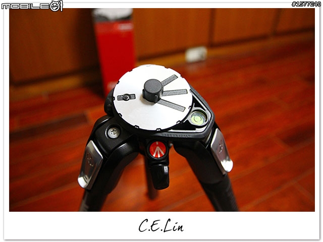 【開箱】Manfrotto 190 MT190XPRO4 新款鋁合金腳架 輪到我來開了!!!