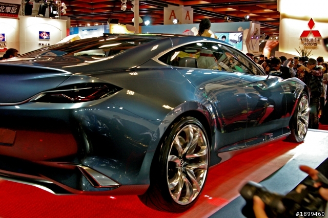 2014台北車展隨拍 MAZDA SHINARI 每個角度都非常漂亮說