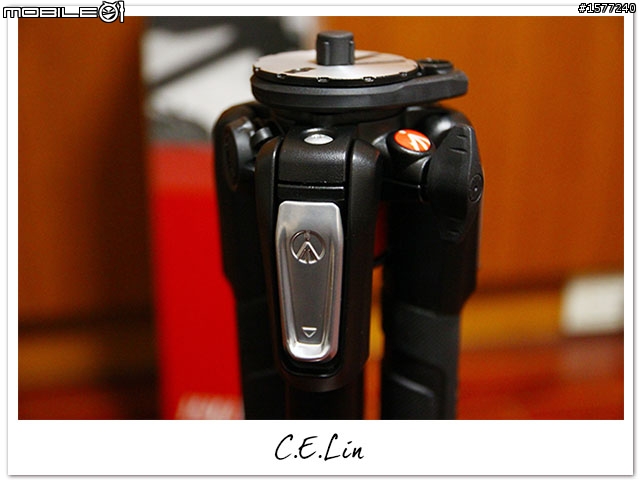 【開箱】Manfrotto 190 MT190XPRO4 新款鋁合金腳架 輪到我來開了!!!