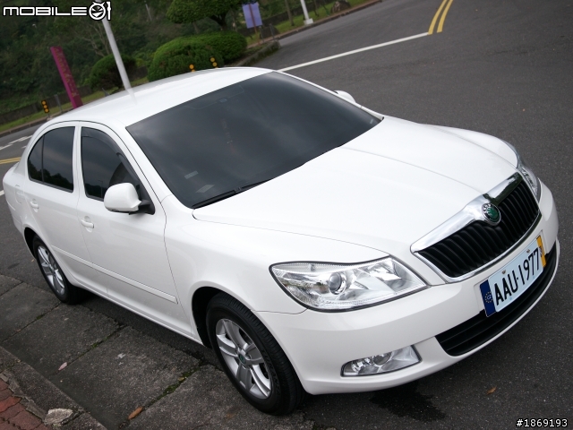 SKODA Octavia 1.2 TSI (白) 小小開箱~