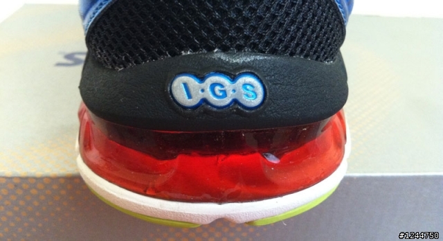踩屎之王─asics GEL-CIRRUS33 2開箱