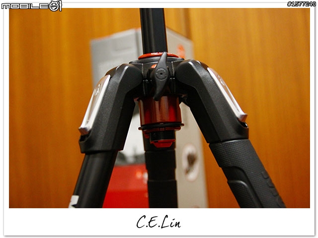 【開箱】Manfrotto 190 MT190XPRO4 新款鋁合金腳架 輪到我來開了!!!