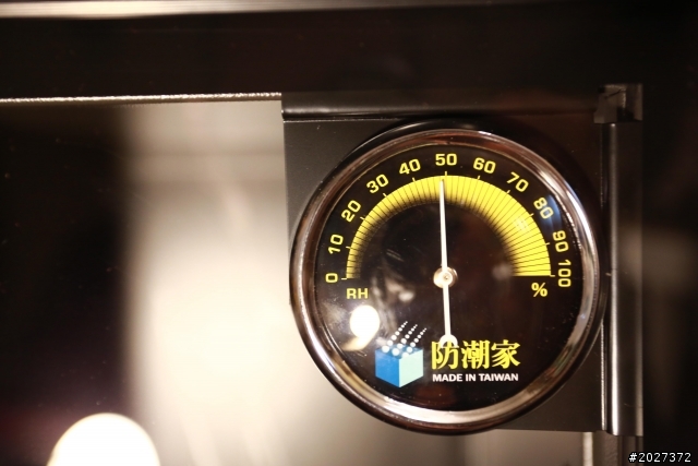 防潮箱推薦:人生的第三台防潮箱~防潮家FD-118CA
