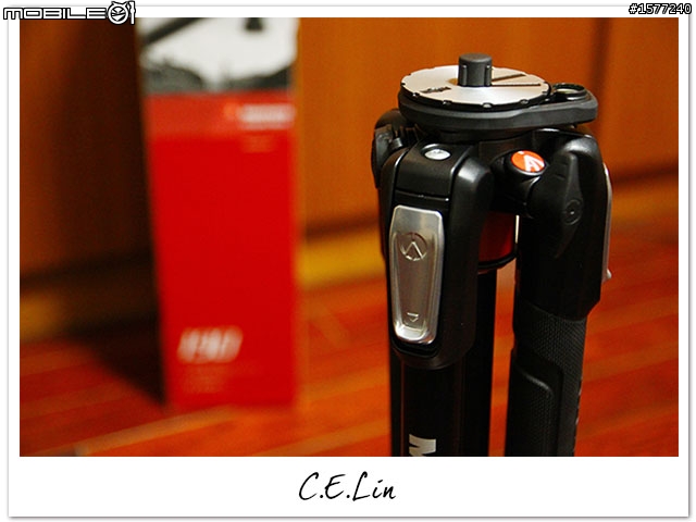 【開箱】Manfrotto 190 MT190XPRO4 新款鋁合金腳架 輪到我來開了!!!