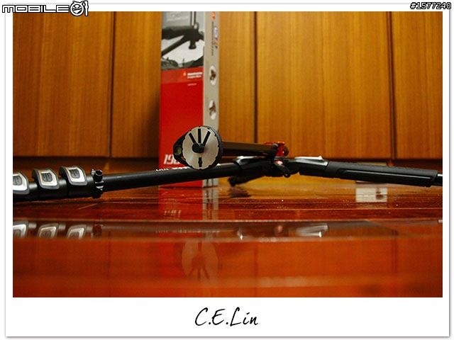 【開箱】Manfrotto 190 MT190XPRO4 新款鋁合金腳架 輪到我來開了!!!