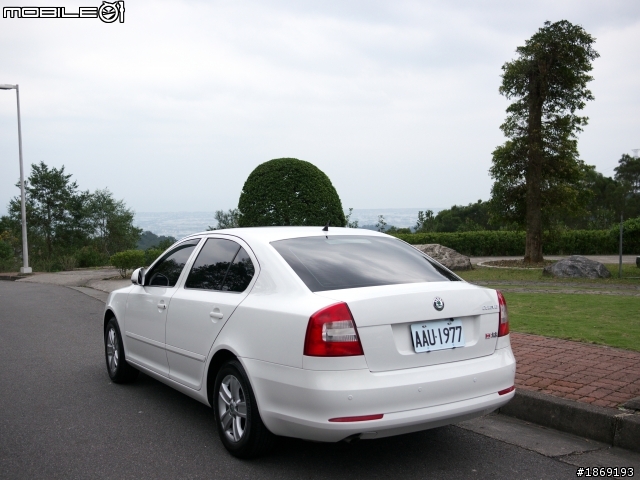 SKODA Octavia 1.2 TSI (白) 小小開箱~