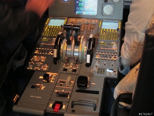 AIRBUS A320飛行模擬機