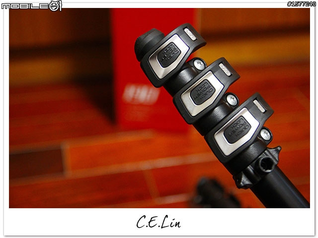 【開箱】Manfrotto 190 MT190XPRO4 新款鋁合金腳架 輪到我來開了!!!