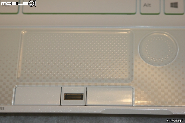 日本製筆電 FUJITSU LH772-VW541簡單開箱