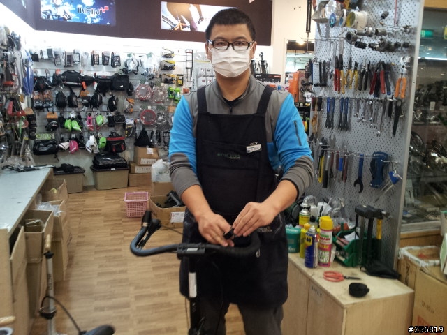 看我慢慢拼湊乙台鋼管的Dahon speed pro TT