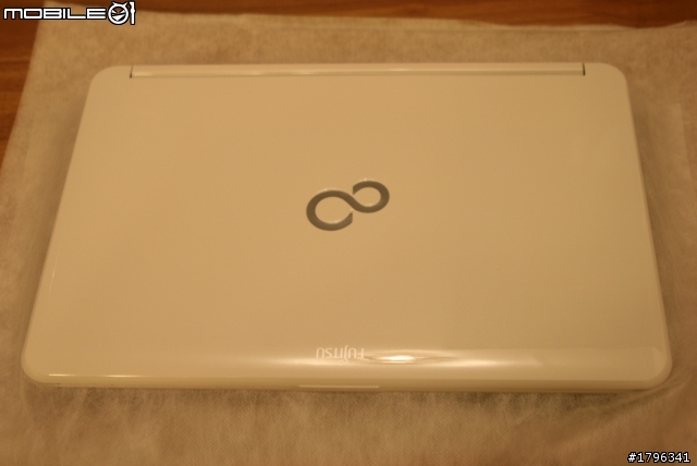 日本製筆電 FUJITSU LH772-VW541簡單開箱