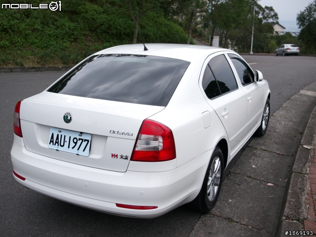 SKODA Octavia 1.2 TSI (白) 小小開箱~