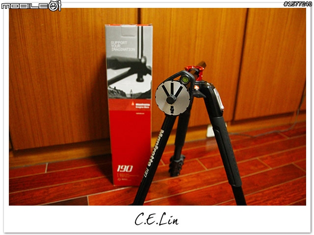 【開箱】Manfrotto 190 MT190XPRO4 新款鋁合金腳架 輪到我來開了!!!