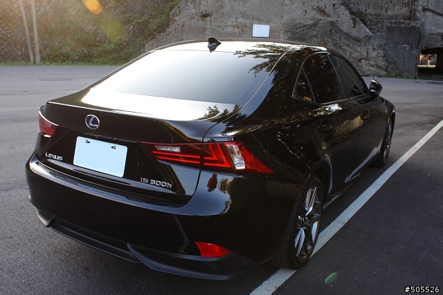IS300h F-sport 星耀黑開箱