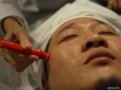 34歲男人保養-中壢SOGO碧兒泉護膚會 極量緊膚大滿貫