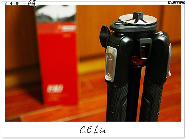 【開箱】Manfrotto 190 MT190XPRO4 新款鋁合金腳架 輪到我來開了!!!