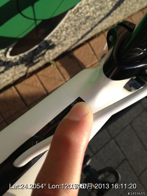 碳纖維車比較會有漆問題嗎?!我的KUOTA裂漆了...