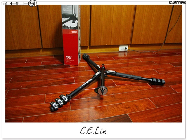 【開箱】Manfrotto 190 MT190XPRO4 新款鋁合金腳架 輪到我來開了!!!