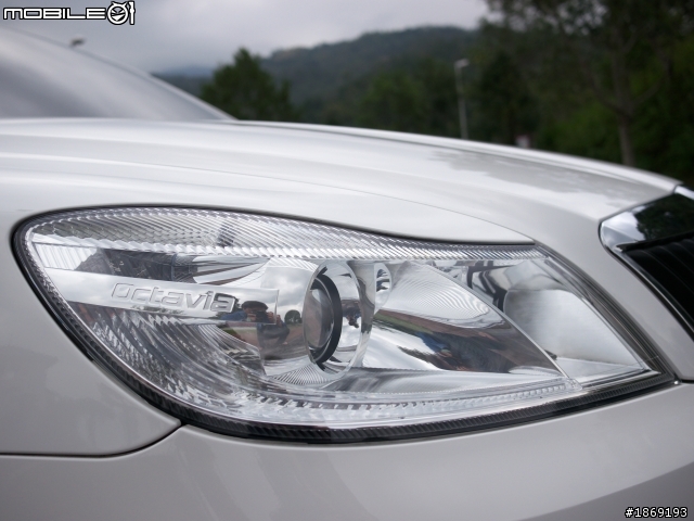 SKODA Octavia 1.2 TSI (白) 小小開箱~