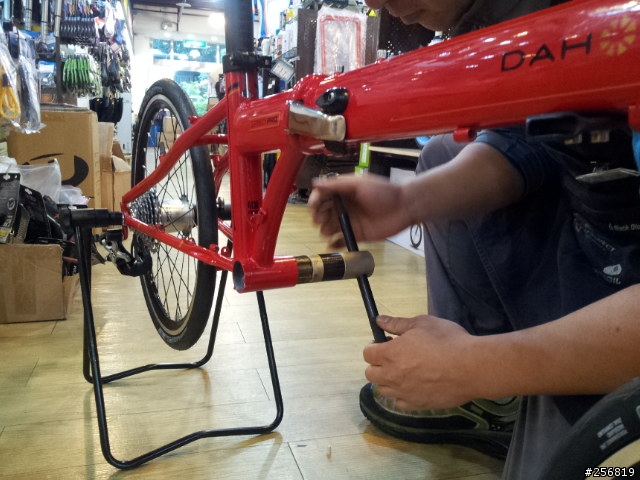 看我慢慢拼湊乙台鋼管的Dahon speed pro TT