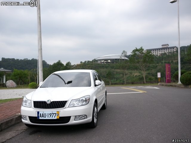 SKODA Octavia 1.2 TSI (白) 小小開箱~