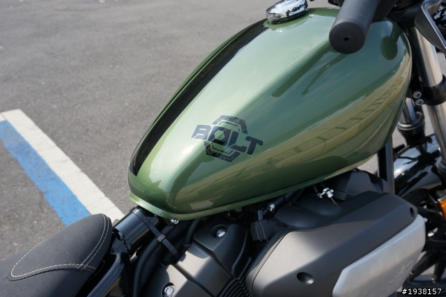 STAR (Yamaha) Bolt 950 R 簡易開箱~~秀秀你的BOLT!!