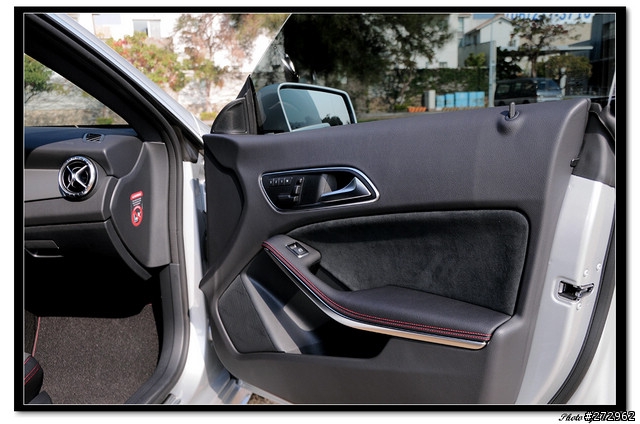 【開箱】我的第一台Mercedes,CLA 250