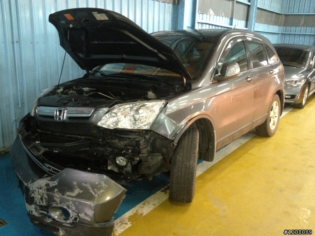 去參加親戚的婚禮回程發生了車禍....
