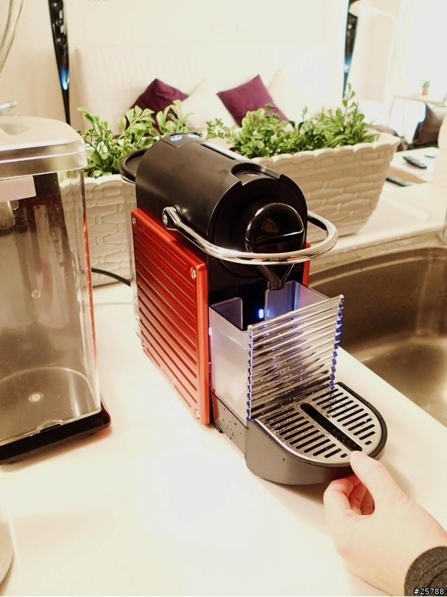 Nespresso Pixie 咖啡機 開箱文
