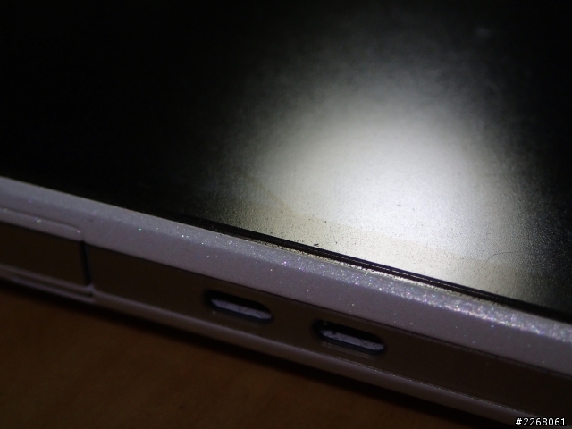 SONY C5502 ZR螢幕無故破裂....囧