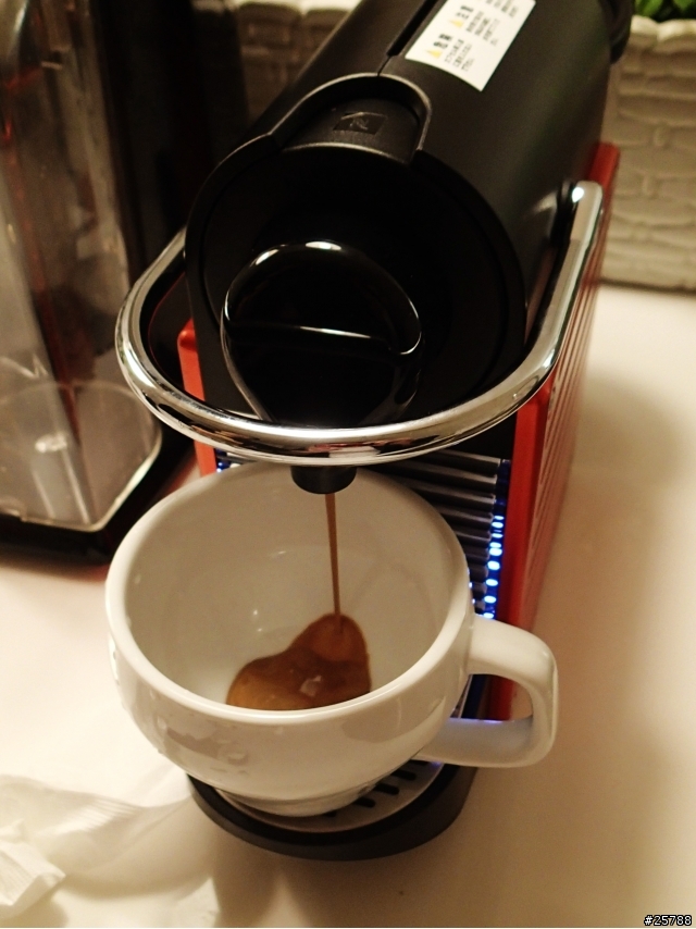 Nespresso Pixie 咖啡機 開箱文