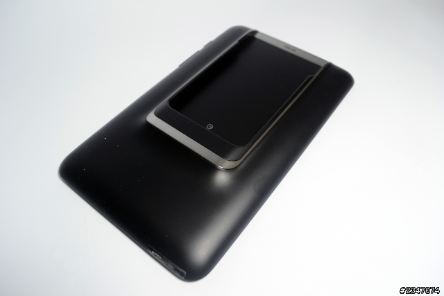 華碩變形手機迷你版~Asus Padfone mini 4.3 + 7吋平板開箱