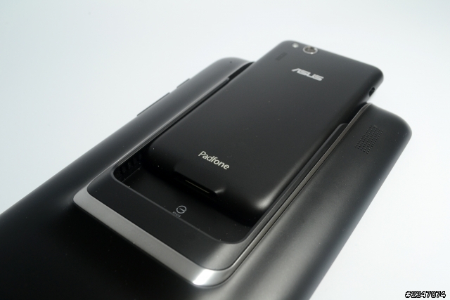 華碩變形手機迷你版~Asus Padfone mini 4.3 + 7吋平板開箱