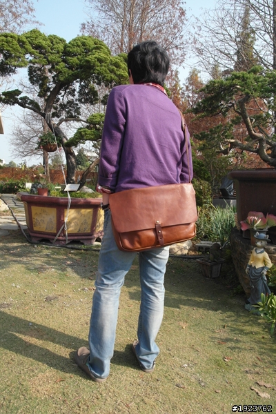 【開箱 + 實搭】Whipping + Post Messenger Bag 復古郵差包