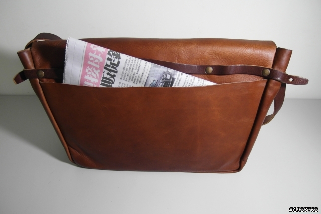 【開箱 + 實搭】Whipping + Post Messenger Bag 復古郵差包