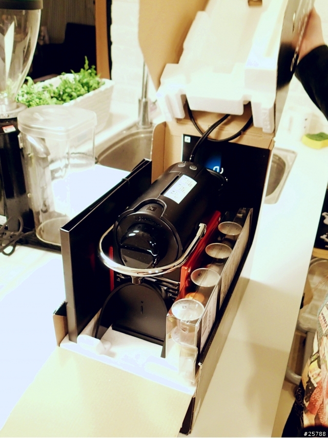 Nespresso Pixie 咖啡機 開箱文