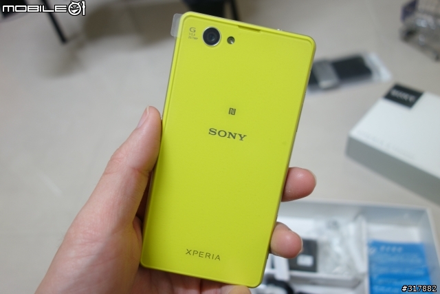 就是喜歡一手掌握!Z1 compact 萊姆黃 開箱