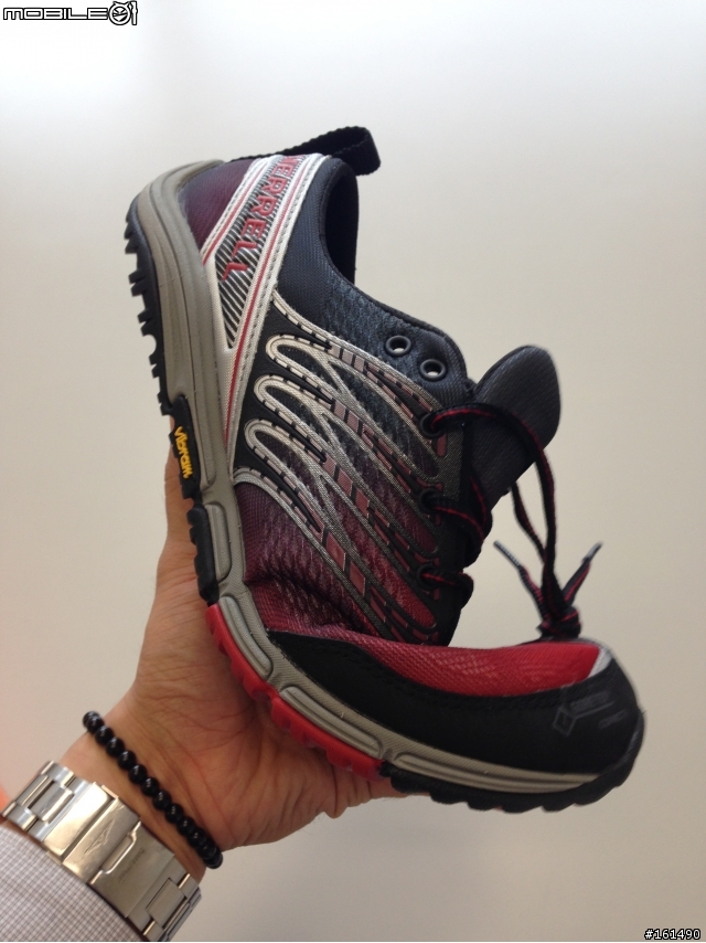 剽悍、防水跑鞋新選擇- MERRELL ASCEND GLOVE GORE-TEX 開箱 (赤足鞋款 barefoot)