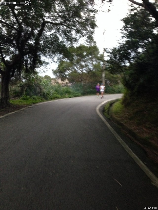 剽悍、防水跑鞋新選擇- MERRELL ASCEND GLOVE GORE-TEX 開箱 (赤足鞋款 barefoot)