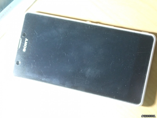 SONY C5502 ZR螢幕無故破裂....囧