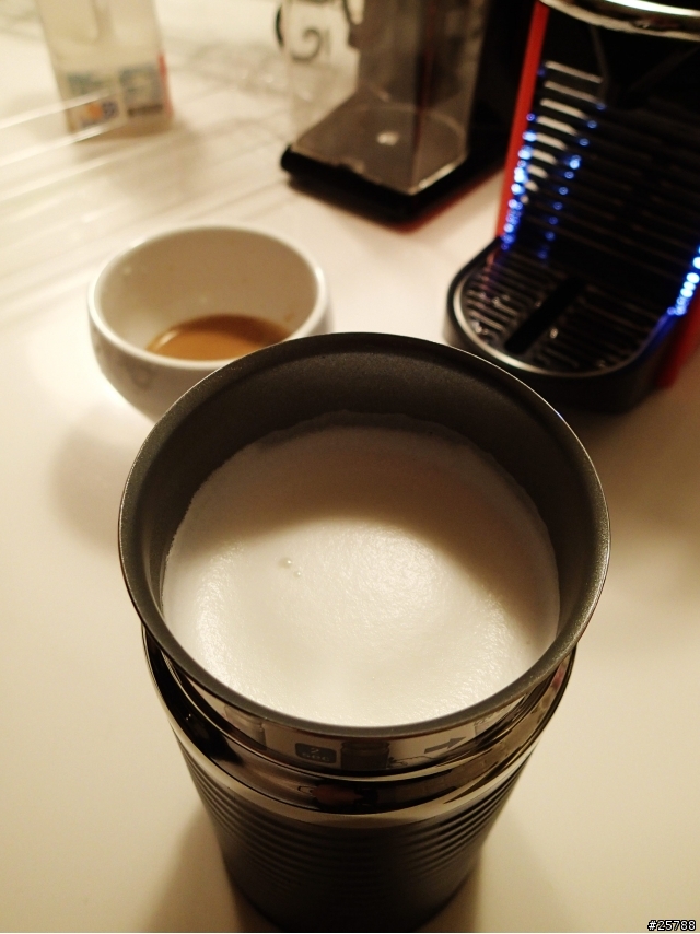 Nespresso Pixie 咖啡機 開箱文
