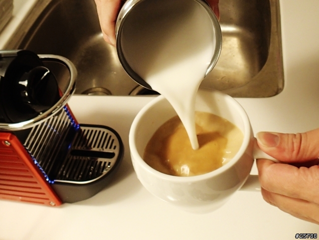 Nespresso Pixie 咖啡機 開箱文