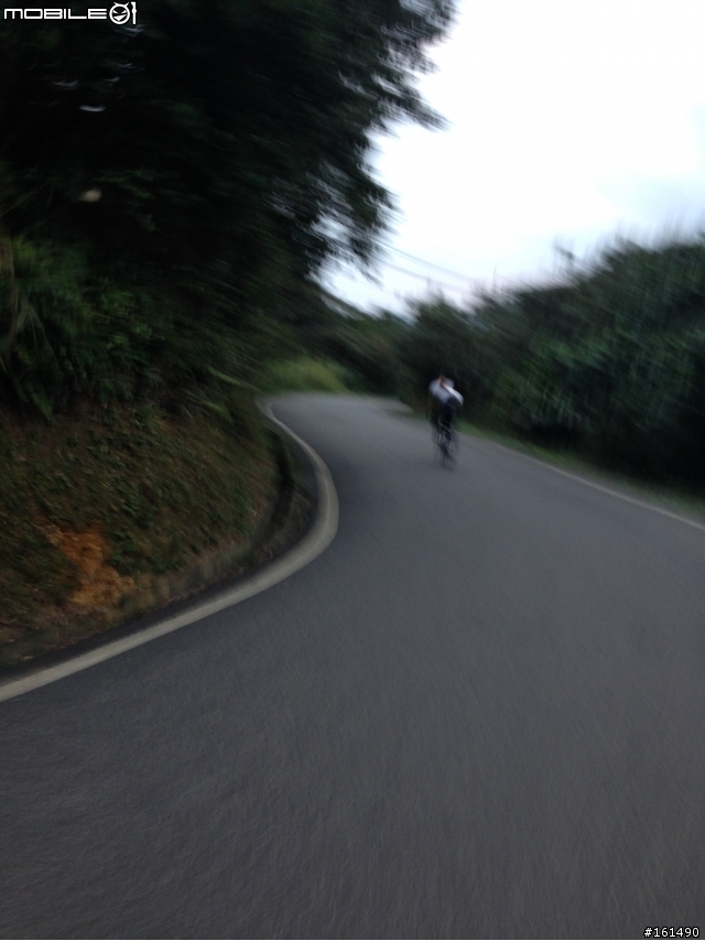 剽悍、防水跑鞋新選擇- MERRELL ASCEND GLOVE GORE-TEX 開箱 (赤足鞋款 barefoot)