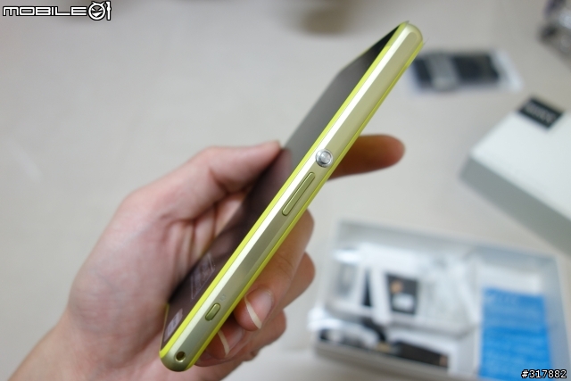 就是喜歡一手掌握!Z1 compact 萊姆黃 開箱
