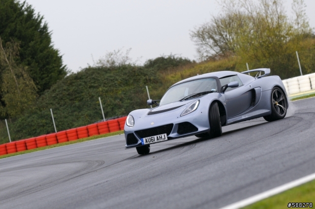 蓮花雙雄評比 Lotus Exige Cup 260 v.s Lotus Exige S V6