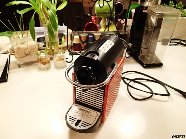 Nespresso Pixie 咖啡機 開箱文