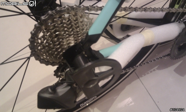 單車快遞購買的Bianchi Sempre B4P Ultegra Di2車架有裂痕