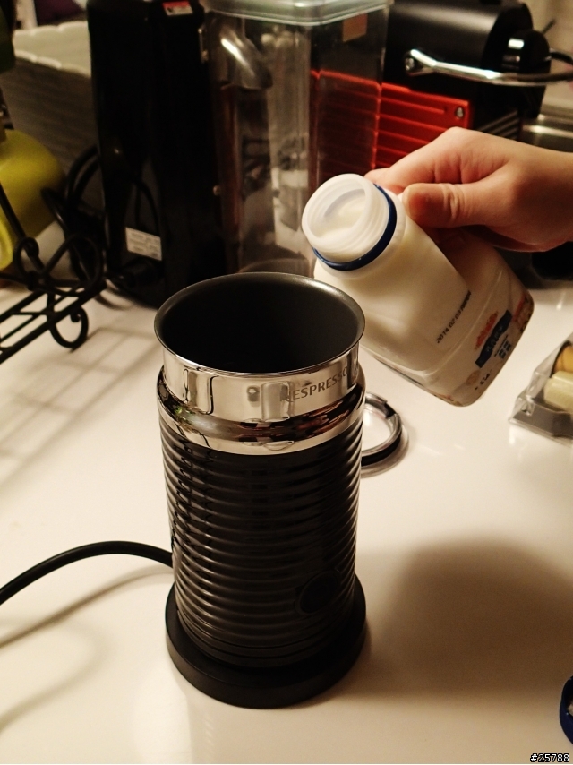 Nespresso Pixie 咖啡機 開箱文